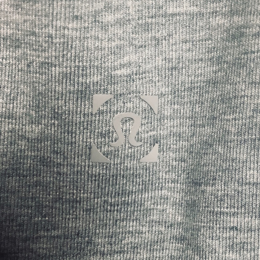 LULULEMON V Neck Short Sleeve Tee || Gray